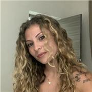 Laureata in biotecnologie mediche, veterinarie e farmaceutiche. Impartisce lezioni di biologia e chimica